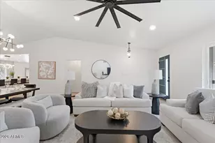 2218 E Sunnyside Dr, Phoenix, AZ 85028 - Photo 11