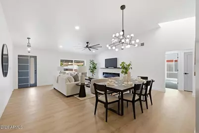 2218 E Sunnyside Drive, Phoenix, AZ 85028 - Photo 9