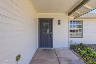 126 N Cottonwood St, Chandler, AZ 85225 - Photo 5