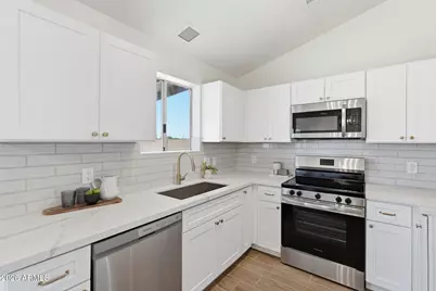 126 N Cottonwood Street, Chandler, AZ 85225 - Photo 13