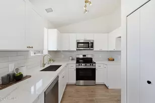 126 N Cottonwood St, Chandler, AZ 85225 - Photo 13
