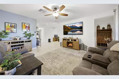 18406 W Highland Avenue, Goodyear, AZ 85395 - Photo 9