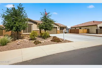 18406 W Highland Avenue, Goodyear, AZ 85395 - Photo 3