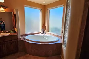 1428 E Breezy Ct, Phoenix, AZ 85086 - Photo 33