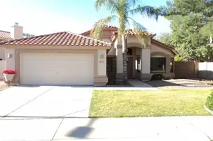 1410 N Pebble Beach Dr, Gilbert, AZ 85234 - Photo 1