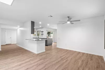 9508 W Sandstone Drive, Sun City, AZ 85351 - Photo 11