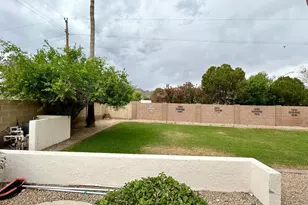 2601 E Cinnabar Ave, Phoenix, AZ 85028 - Photo 37