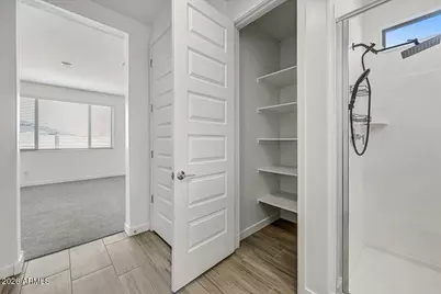 1642 W Monte Way, Phoenix, AZ 85041 - Photo 13