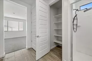 1642 W Monte Way, Phoenix, AZ 85041 - Photo 13