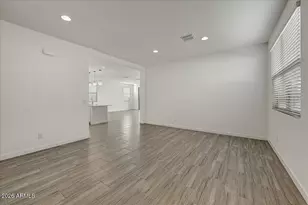 1642 W Monte Way, Phoenix, AZ 85041 - Photo 3