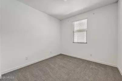 1642 W Monte Way, Phoenix, AZ 85041 - Photo 17