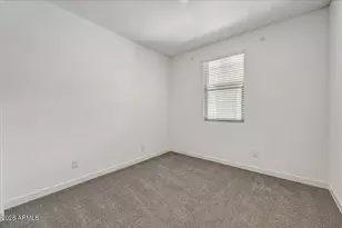 1642 W Monte Way, Phoenix, AZ 85041 - Photo 17