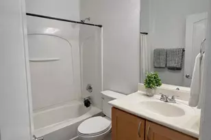 2264 E Huntington Dr, Phoenix, AZ 85040 - Photo 11