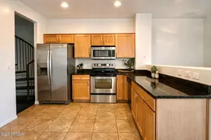 2264 E Huntington Dr, Phoenix, AZ 85040 - Photo 1