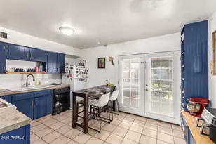 2347 W Poinsettia Dr N, Phoenix, AZ 85029 - Photo 9