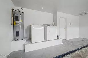 134 W Desert Ln, Phoenix, AZ 85041 - Photo 27