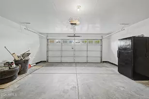 134 W Desert Ln, Phoenix, AZ 85041 - Photo 25