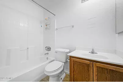 134 W Desert Lane, Phoenix, AZ 85041 - Photo 23