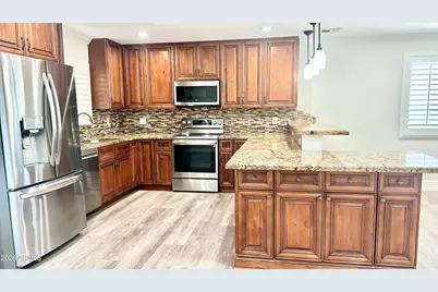 4832 W Purdue Avenue, Glendale, AZ 85302 - Photo 9