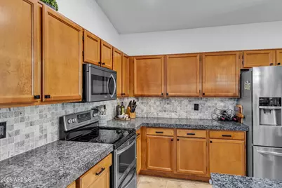 2747 E Desert Trumpet Road, Phoenix, AZ 85048 - Photo 13