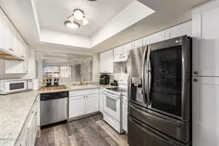 10604 N 50th Ave, Glendale, AZ 85304 - Photo 13