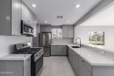 2001 N Laurel Avenue, Phoenix, AZ 85007 - Photo 11