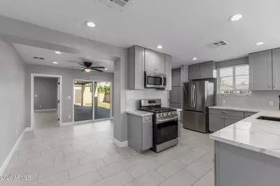 2001 N Laurel Avenue, Phoenix, AZ 85007 - Photo 9