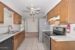 11084 W Timberline Dr, Sun City, AZ 85351 - Photo 9