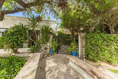 8132 E Del Barquero Drive, Scottsdale, AZ 85258 - Photo 3