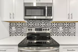 35 W Medlock Dr, Phoenix, AZ 85013 - Photo 9