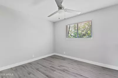 35 W Medlock Drive #2, Phoenix, AZ 85013 - Photo 11