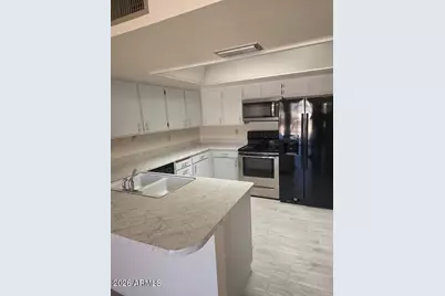 11226 S Tomi Drive, Phoenix, AZ 85044 - Photo 5