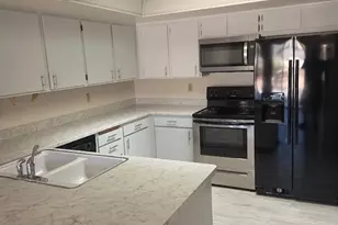 11226 S Tomi Dr, Phoenix, AZ 85044 - Photo 5
