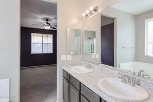 11967 W Rio Vista Ln, Avondale, AZ 85323 - Photo 13