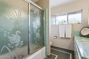1228 E Tuckey Ln, Phoenix, AZ 85014 - Photo 27