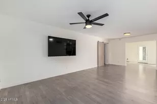 3329 E Palm Ln, Phoenix, AZ 85008 - Photo 9