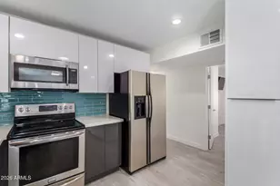 3329 E Palm Ln, Phoenix, AZ 85008 - Photo 15