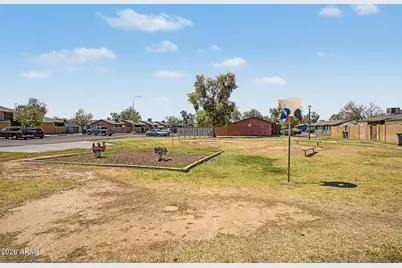 3645 N 69th Avenue #76, Phoenix, AZ 85033 - Photo 21