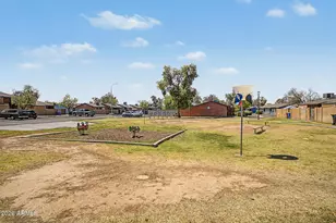 3645 N 69th Ave, Phoenix, AZ 85033 - Photo 21