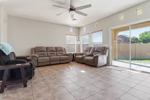 10525 W Melinda Ln, Peoria, AZ 85382 - Photo 9