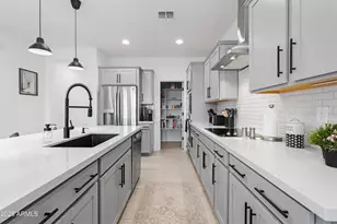 16783 W Canterbury Dr, Surprise, AZ 85388 - Photo 11