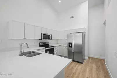 3326 N 42nd Street, Phoenix, AZ 85018 - Photo 7