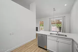3326 N 42nd St, Phoenix, AZ 85018 - Photo 7
