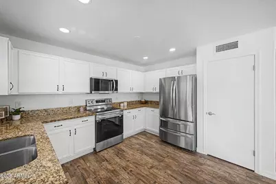 9552 N 85th Drive, Peoria, AZ 85345 - Photo 11