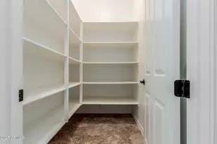 882 E Parkview Dr, Gilbert, AZ 85295 - Photo 27