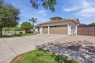 3262 E Cotton Ln, Gilbert, AZ 85234 - Photo 3