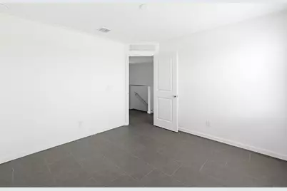 6815 W Encinas Lane, Phoenix, AZ 85043 - Photo 11