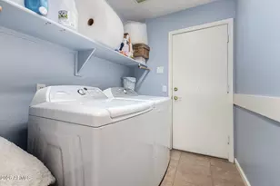 8423 W Dahlia Dr, Peoria, AZ 85381 - Photo 23