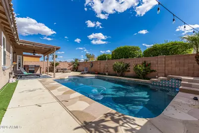 8423 W Dahlia Drive, Peoria, AZ 85381 - Photo 3
