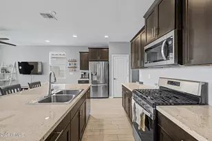 6773 W Trumbull Rd, Phoenix, AZ 85043 - Photo 11